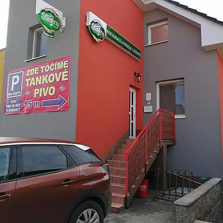 Restaurace a penzion u Jessyho Perná Exteriér fotografie