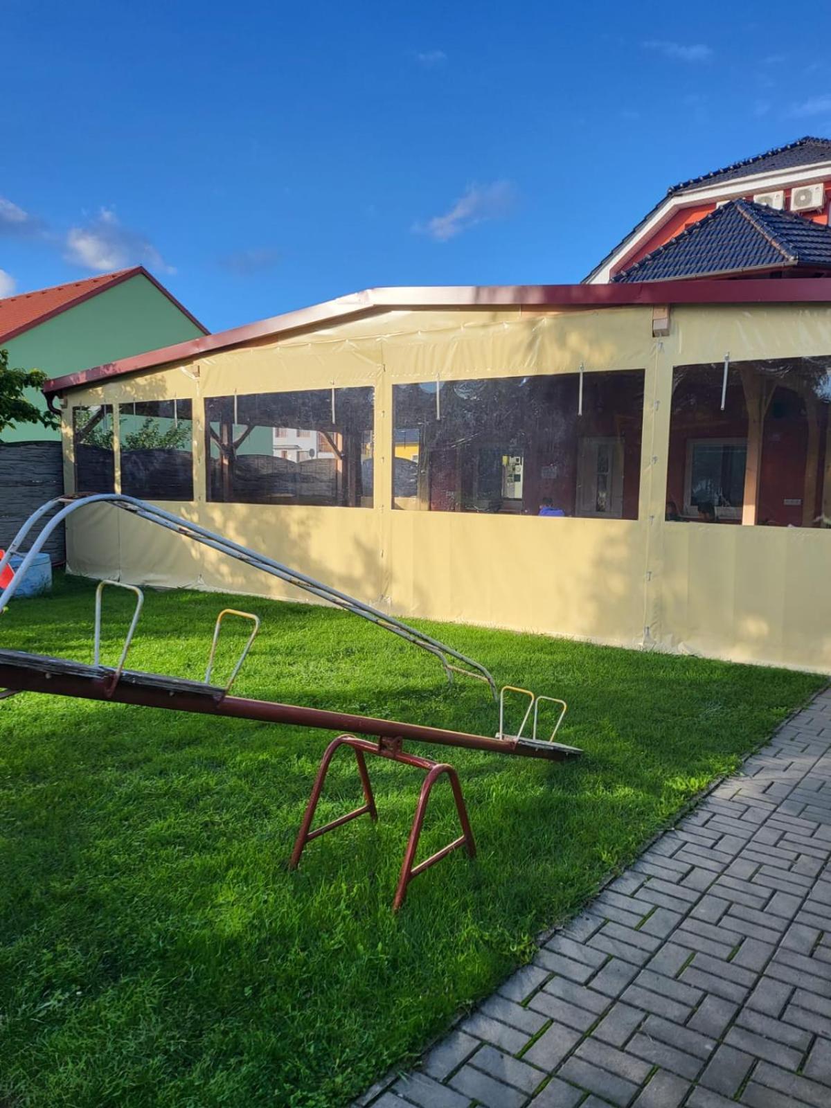 Restaurace a penzion u Jessyho Perná Exteriér fotografie