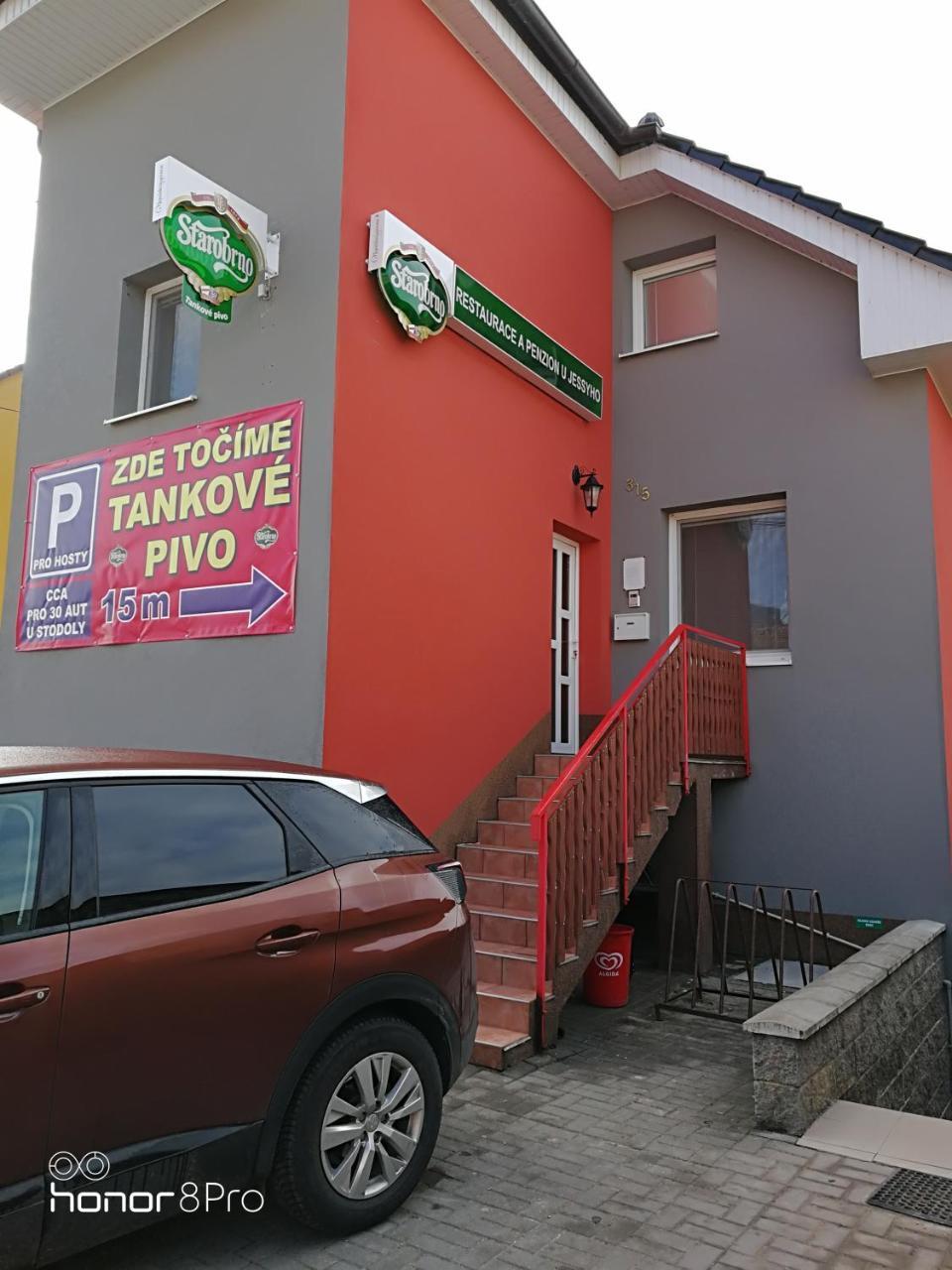 Restaurace a penzion u Jessyho Perná Exteriér fotografie