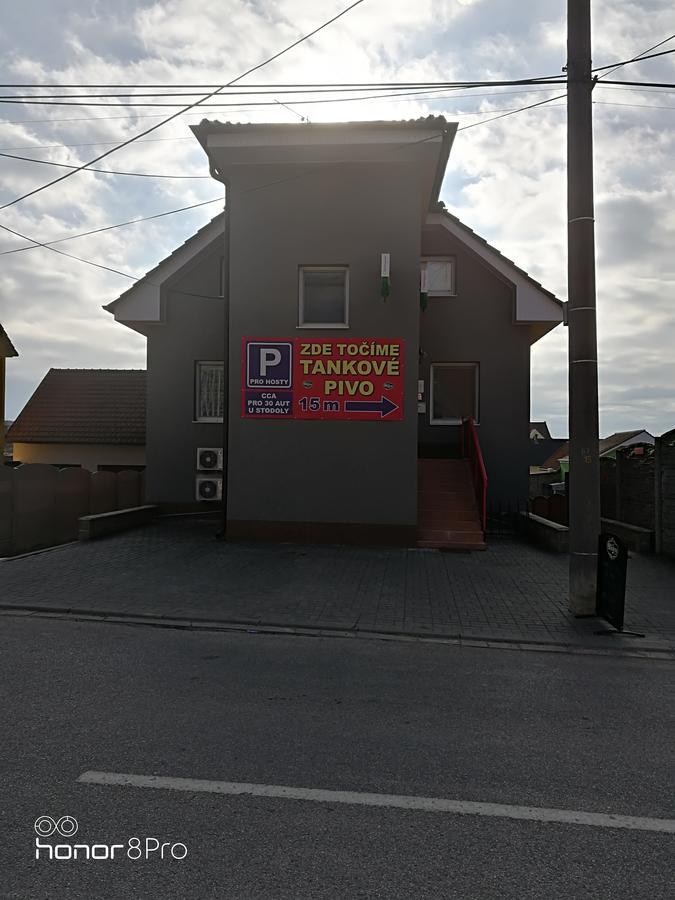 Restaurace a penzion u Jessyho Perná Exteriér fotografie