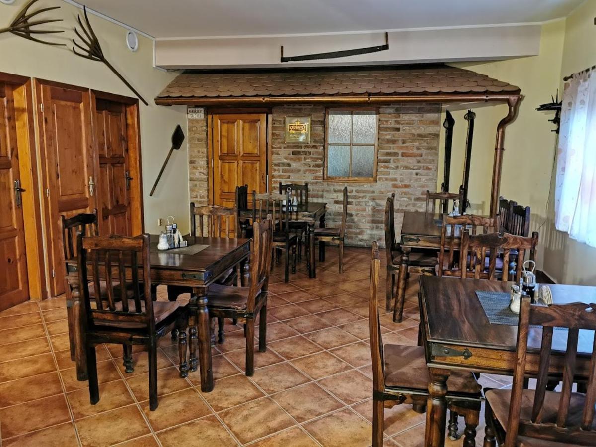 Restaurace a penzion u Jessyho Perná Exteriér fotografie